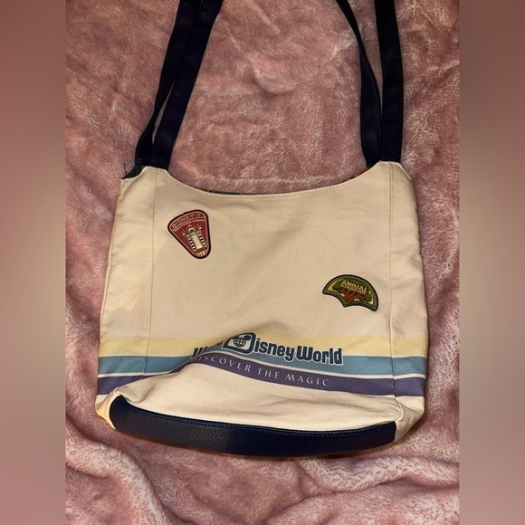 Disney Handbag Walt Disney World PARKS 1971 canvas shoulder Bag Purse Patches - Picture 9 of 13